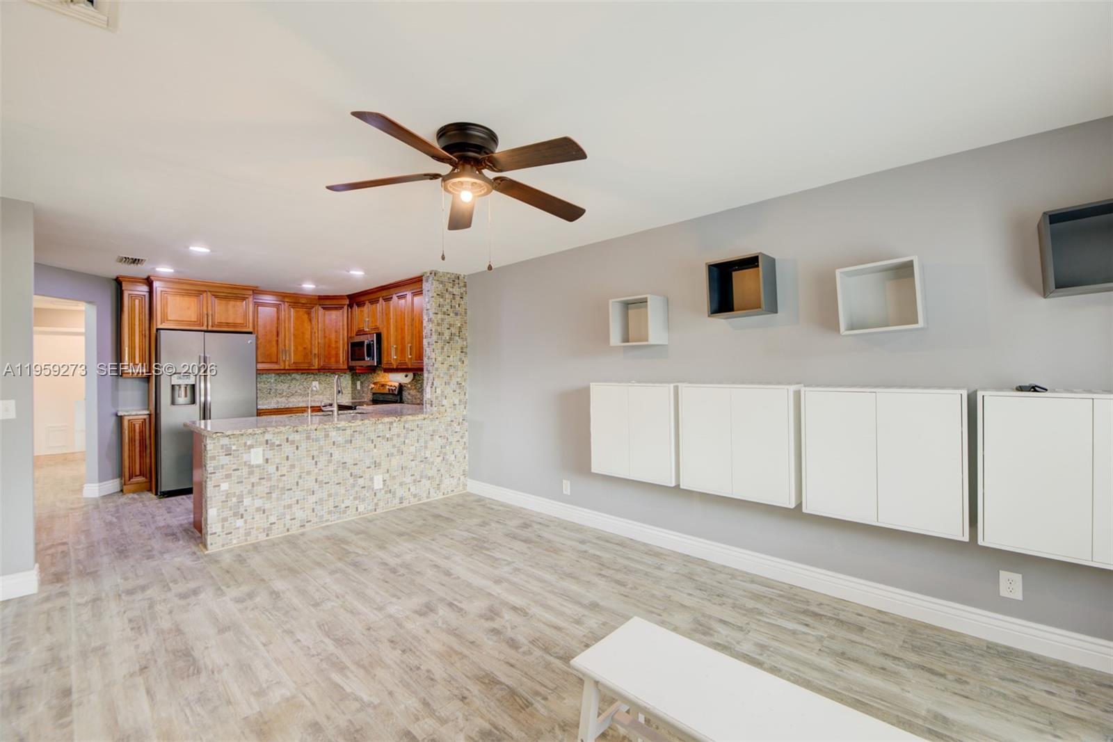 LAKEVIEW HOMES - Residential