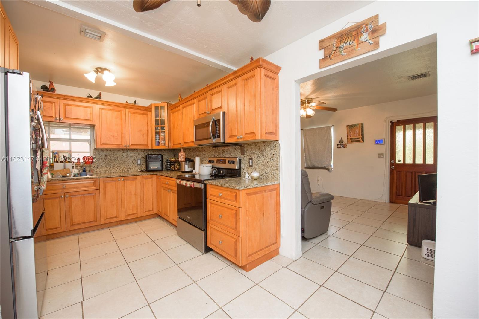 search properties 4 926 NW 3rd Ave
