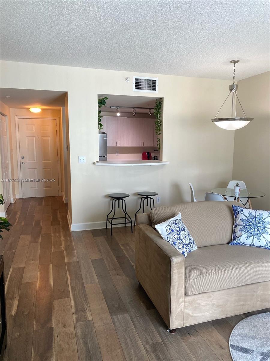 DOUGLAS GRAND CONDO - Residential