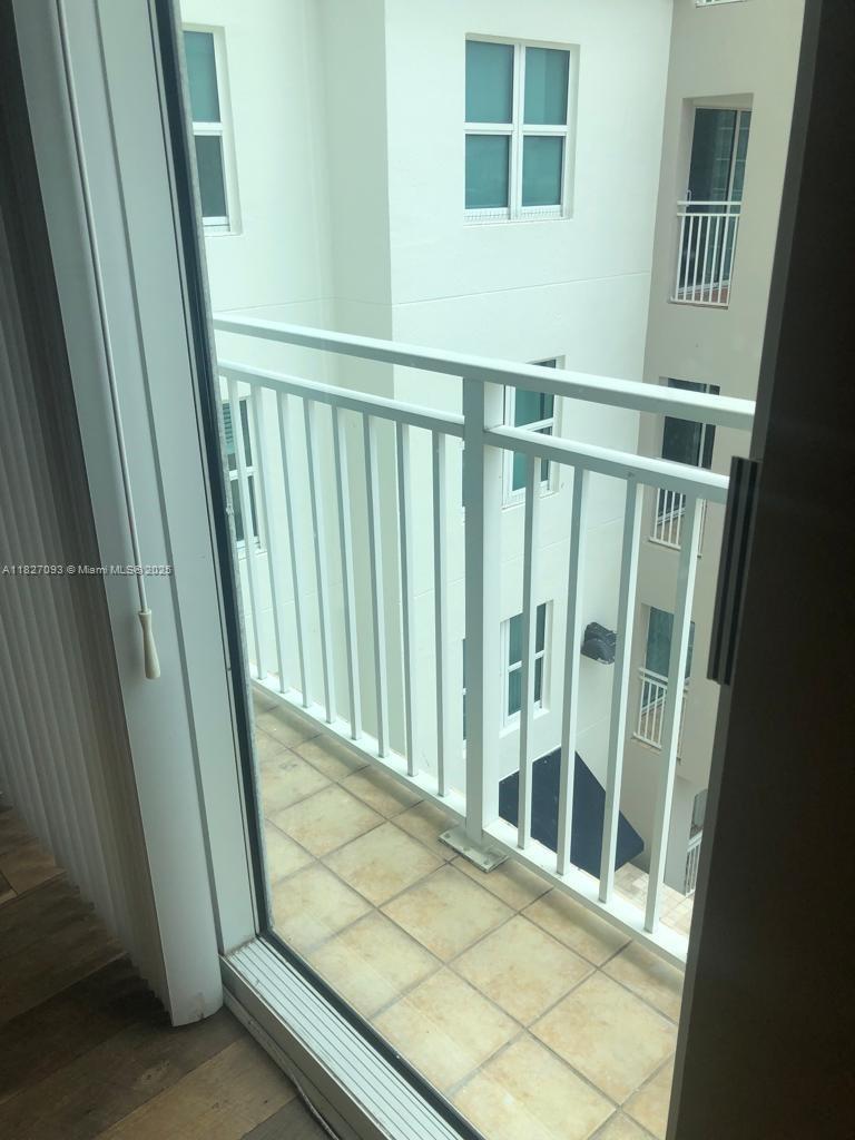 DOUGLAS GRAND CONDO - Residential