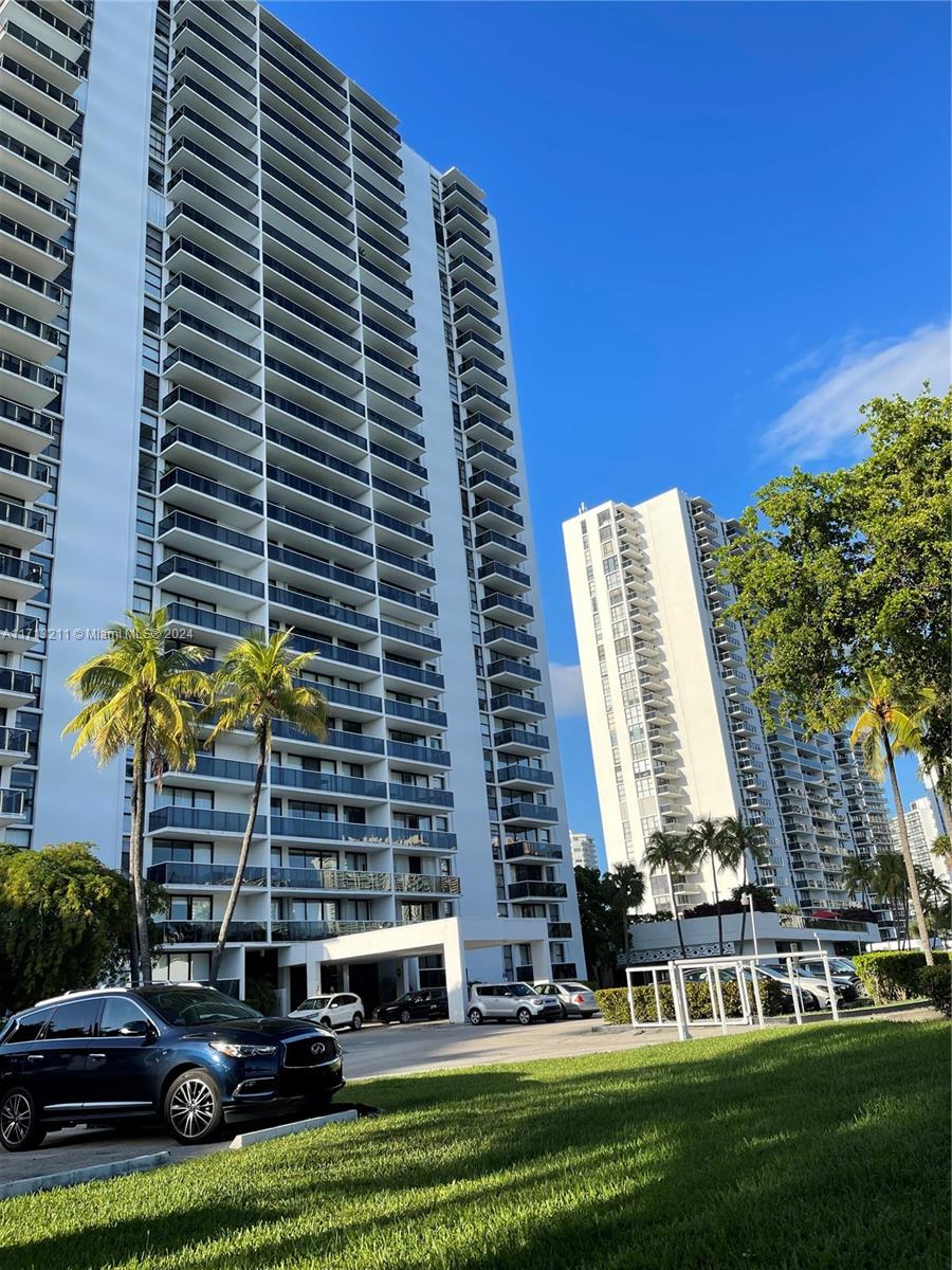 AVENTURA-EL DORADO CONDO - Residential