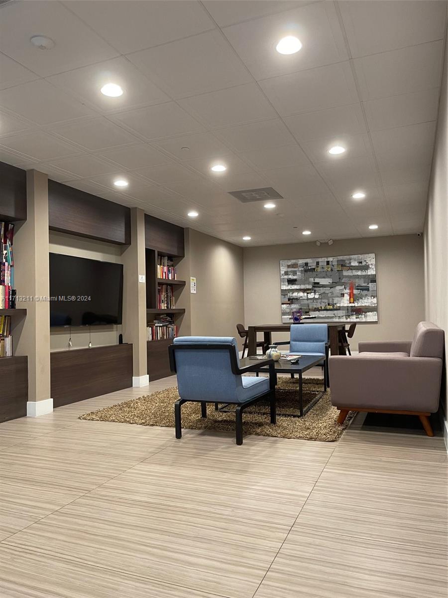 AVENTURA-EL DORADO CONDO - Residential