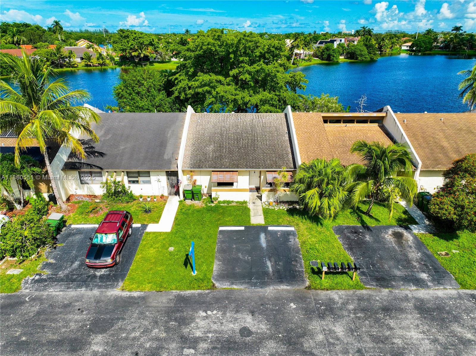 TOWNHOMES OF AUDUBON SOUT - Residential