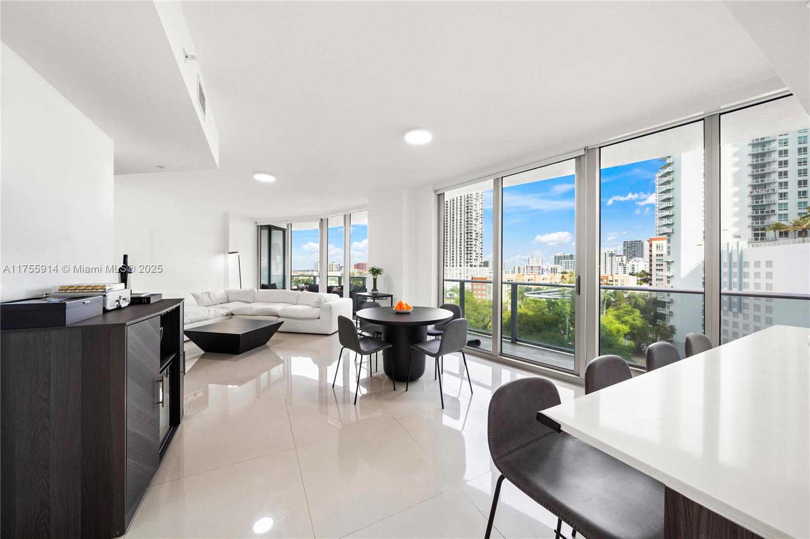 ARIA ON THE BAY CONDO - Residential