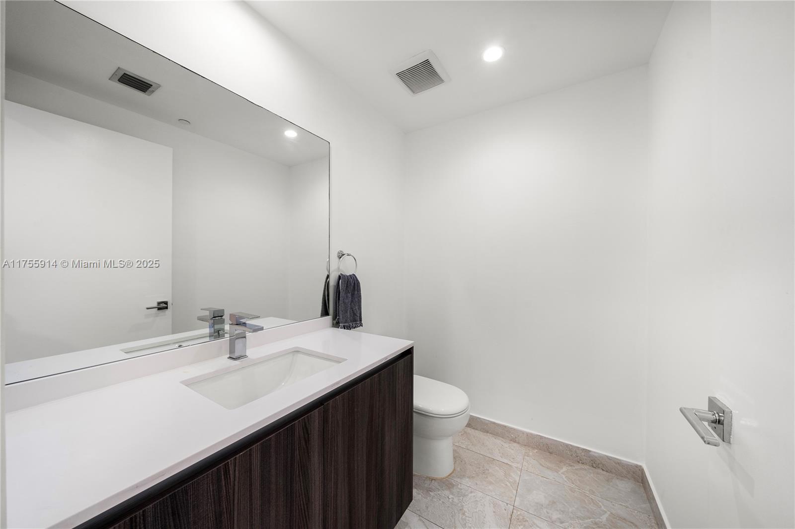ARIA ON THE BAY CONDO - Residential
