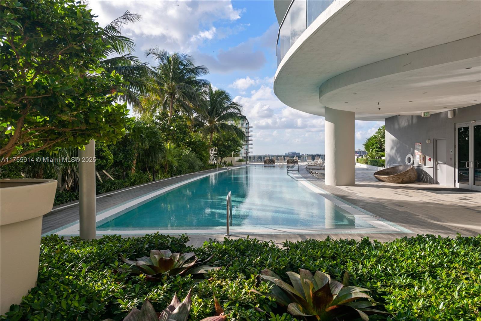 ARIA ON THE BAY CONDO - Residential