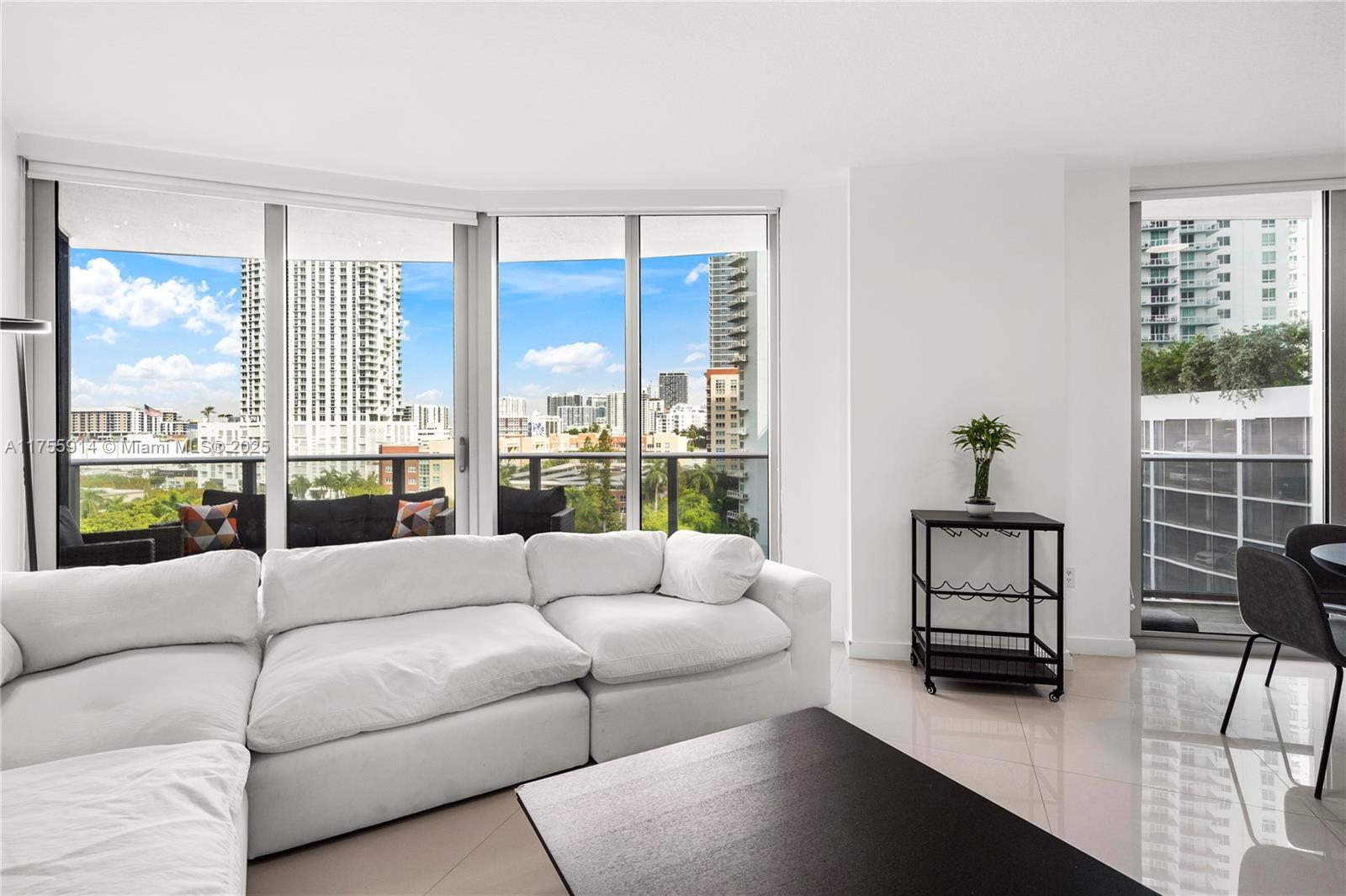 ARIA ON THE BAY CONDO - Residential