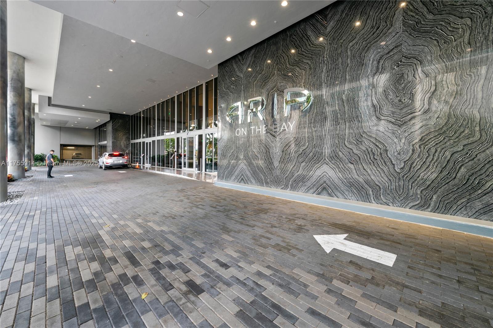 ARIA ON THE BAY CONDO - Residential