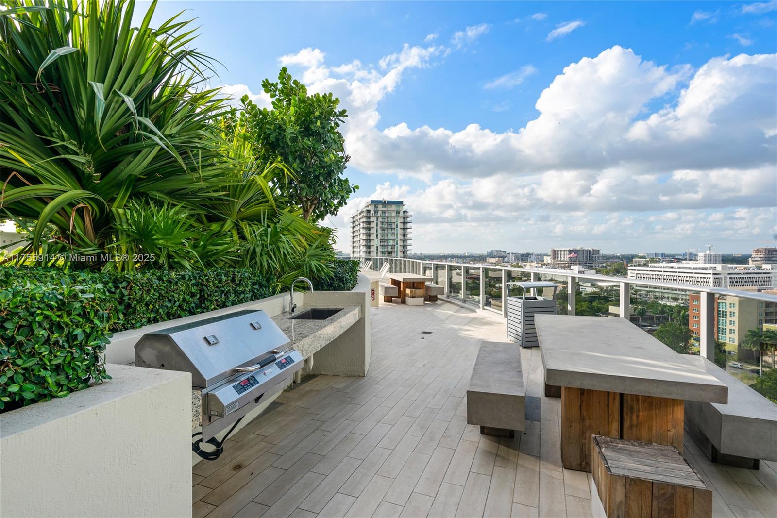 ARIA ON THE BAY CONDO - Residential