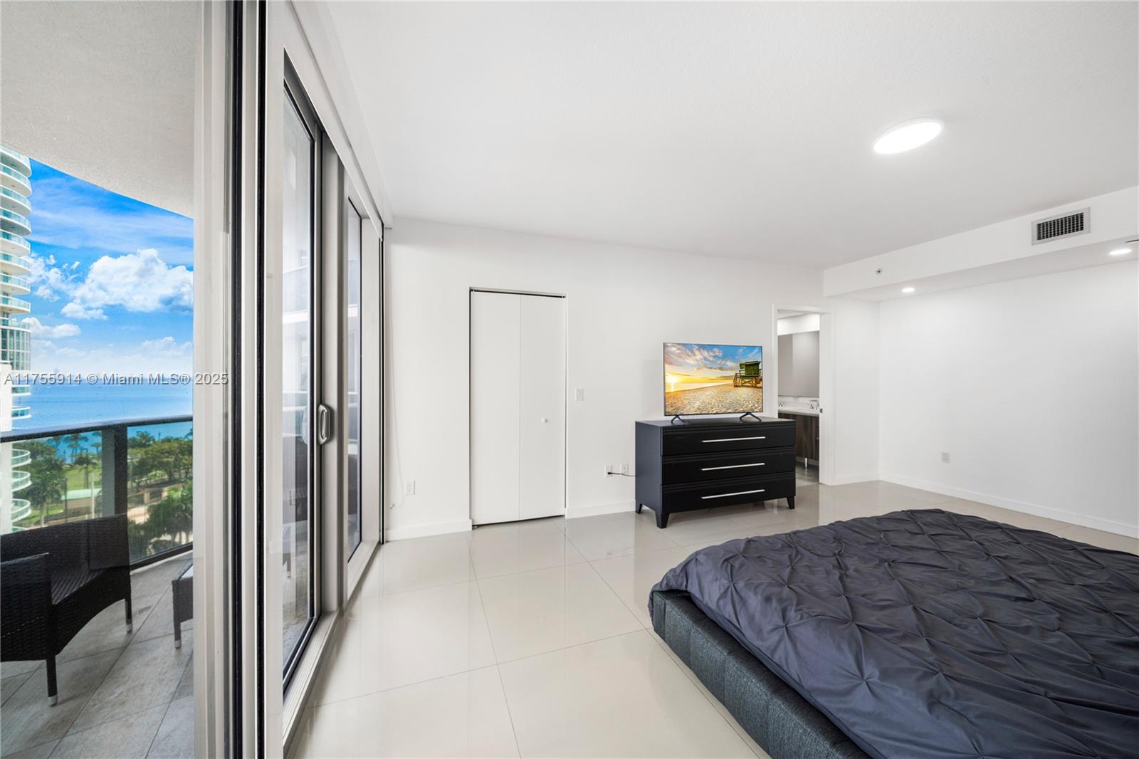 ARIA ON THE BAY CONDO - Residential