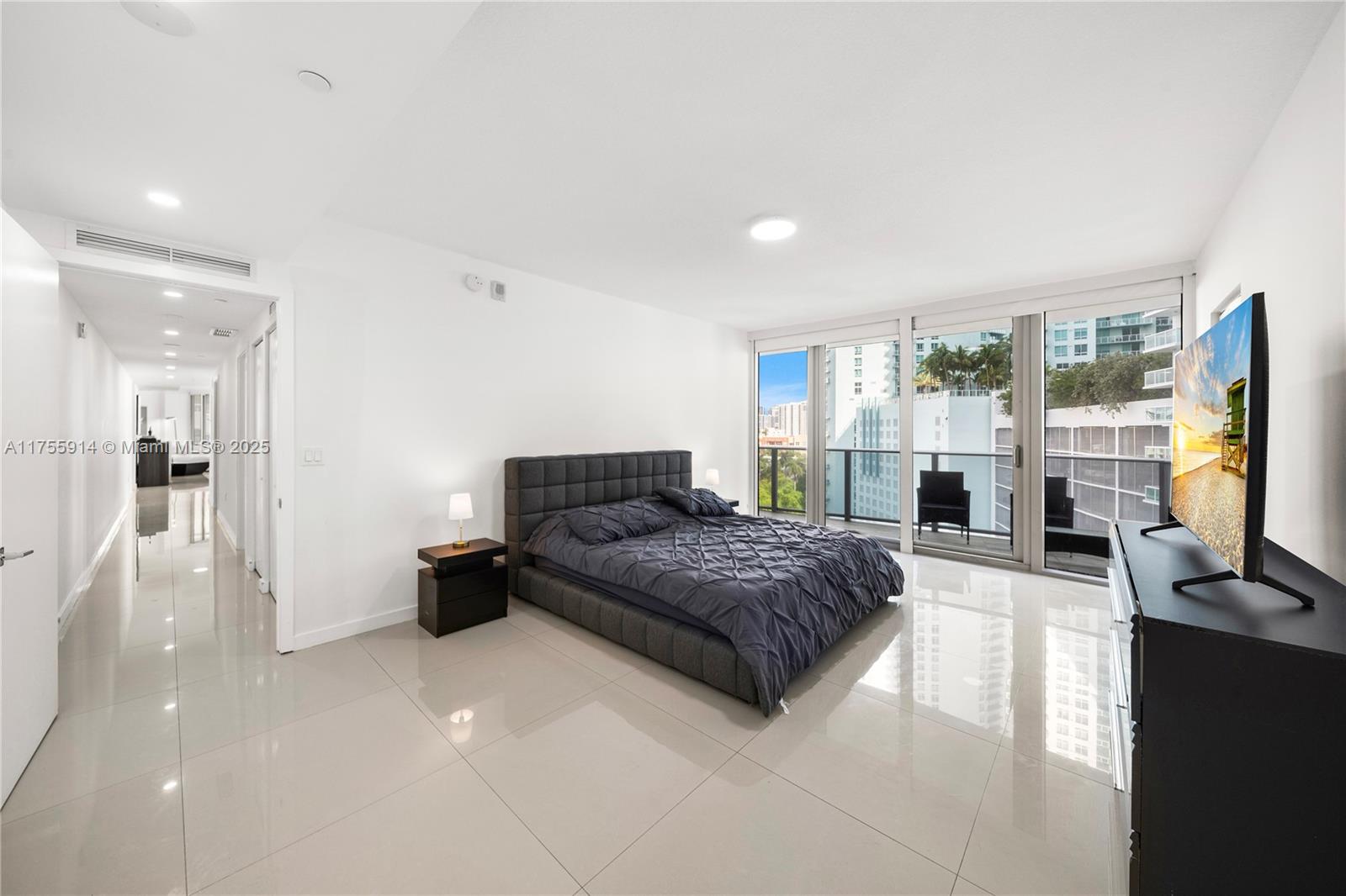 ARIA ON THE BAY CONDO - Residential