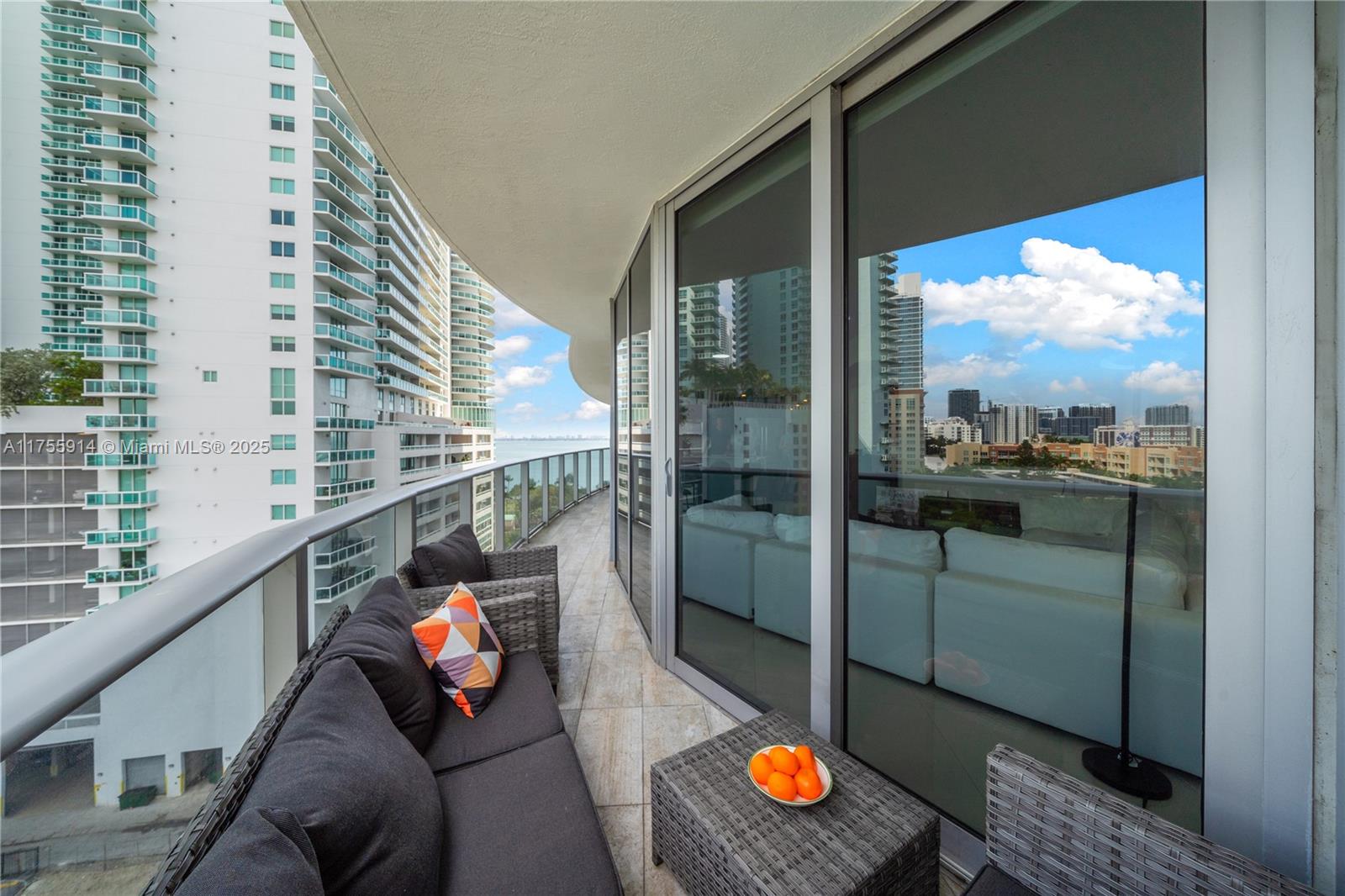 ARIA ON THE BAY CONDO - Residential
