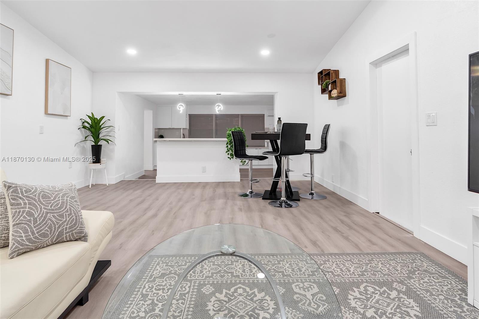 LAKE BOYNTON ESTATES 1 - Residential Lease