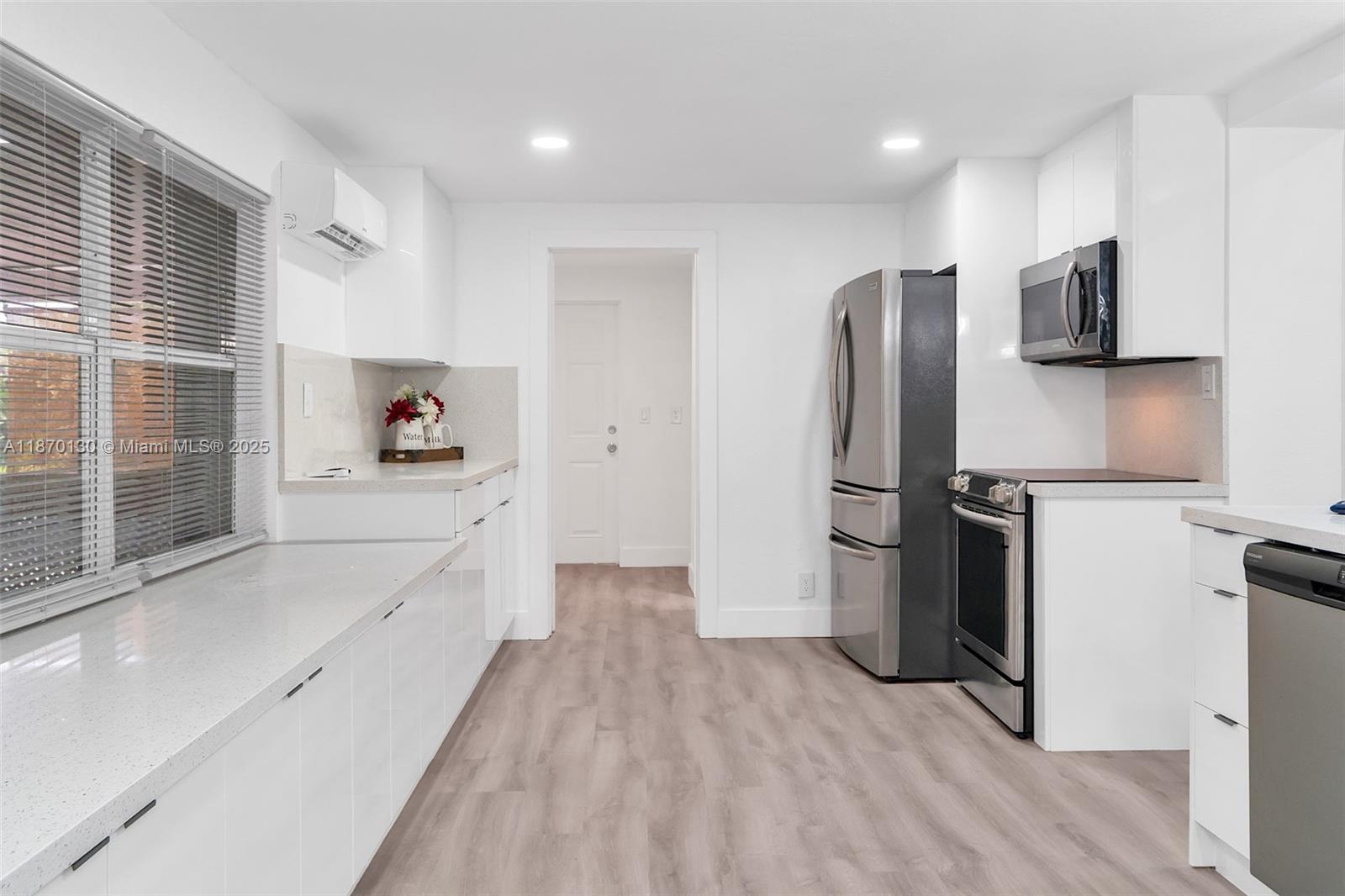 LAKE BOYNTON ESTATES 1 - Residential Lease