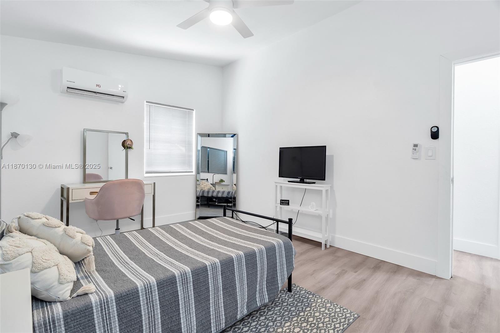 LAKE BOYNTON ESTATES 1 - Residential Lease