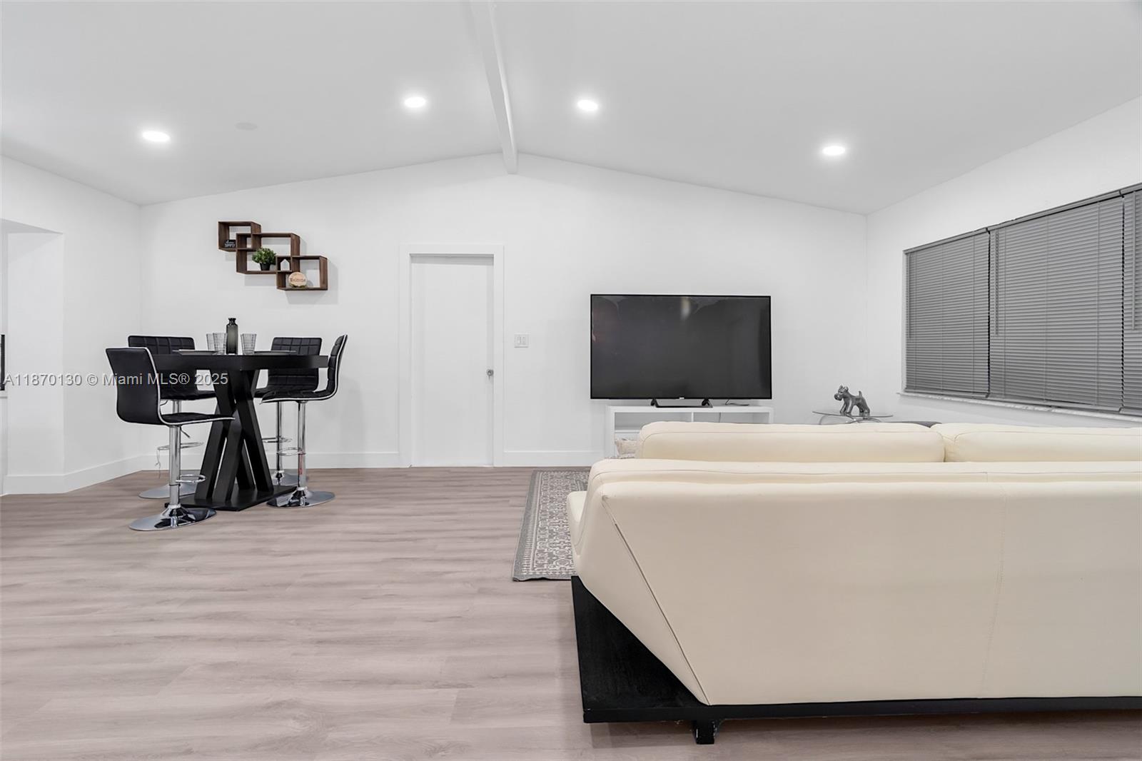 LAKE BOYNTON ESTATES 1 - Residential Lease