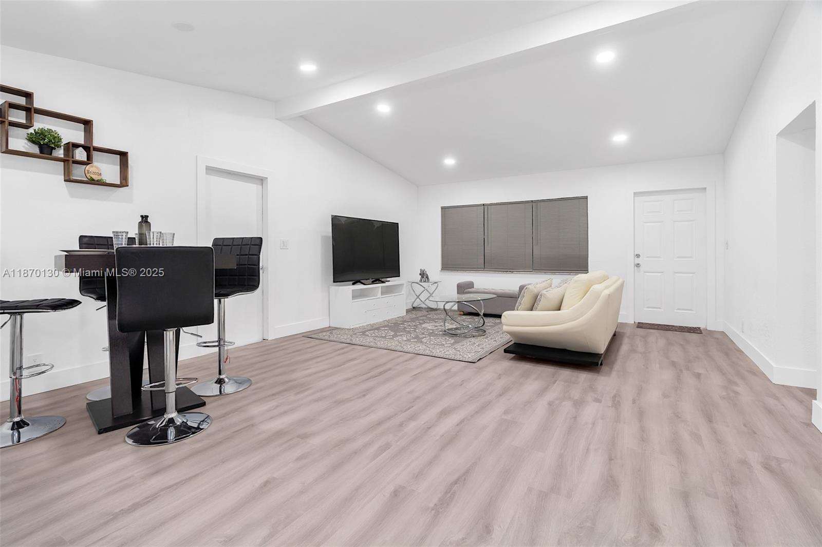 LAKE BOYNTON ESTATES 1 - Residential Lease