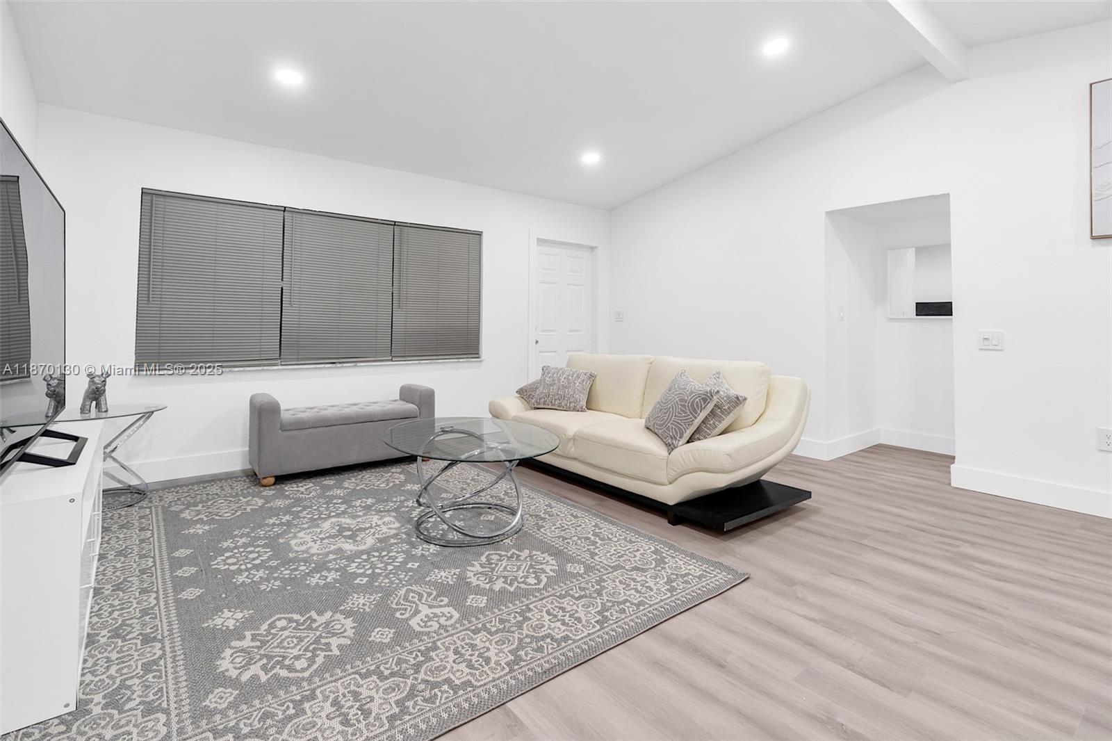 LAKE BOYNTON ESTATES 1 - Residential Lease