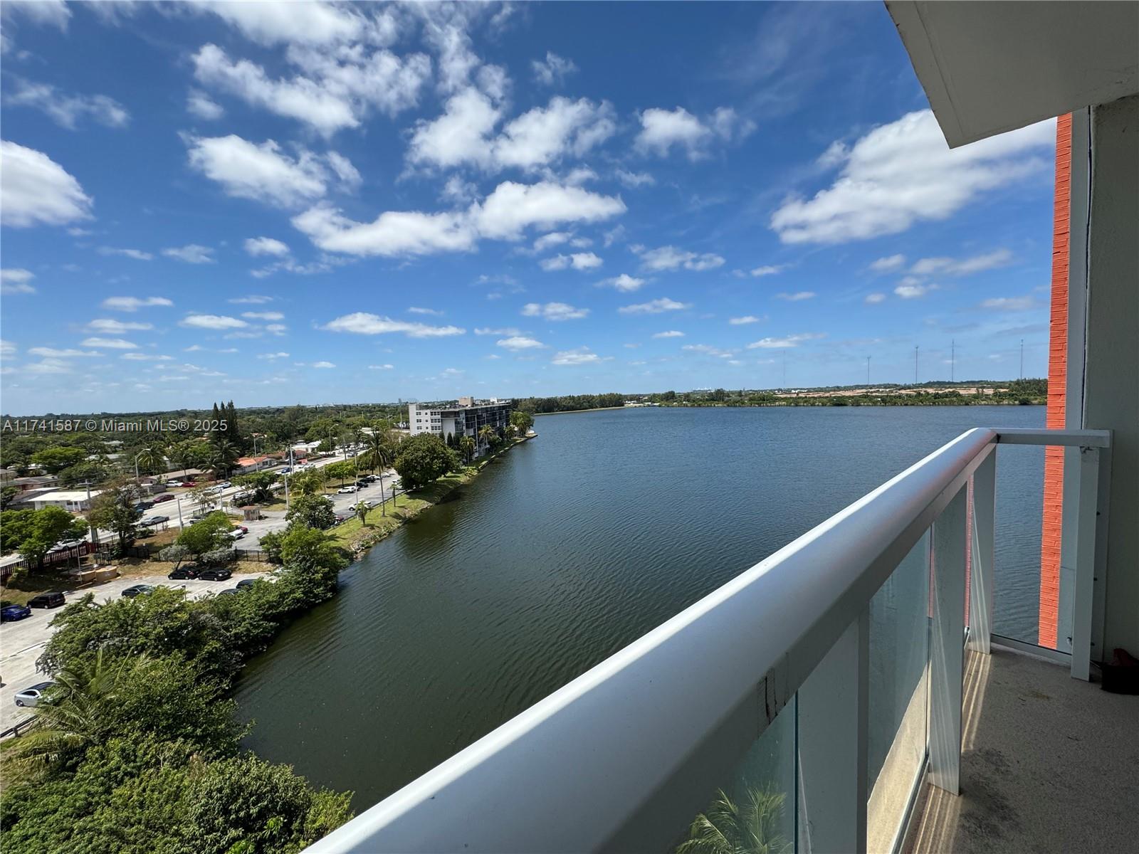 1301 NE Miami Gardens Dr 903W