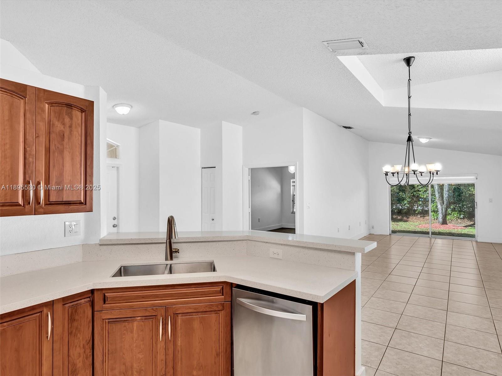 SAPPHIRE SHORES-SAPPHIRE - Residential