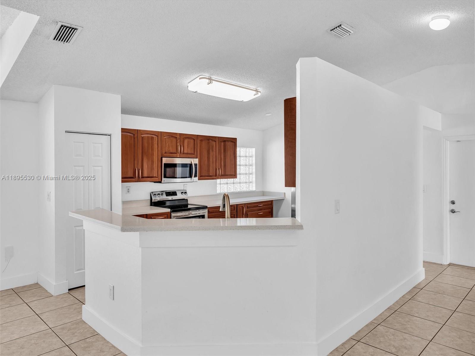 SAPPHIRE SHORES-SAPPHIRE - Residential