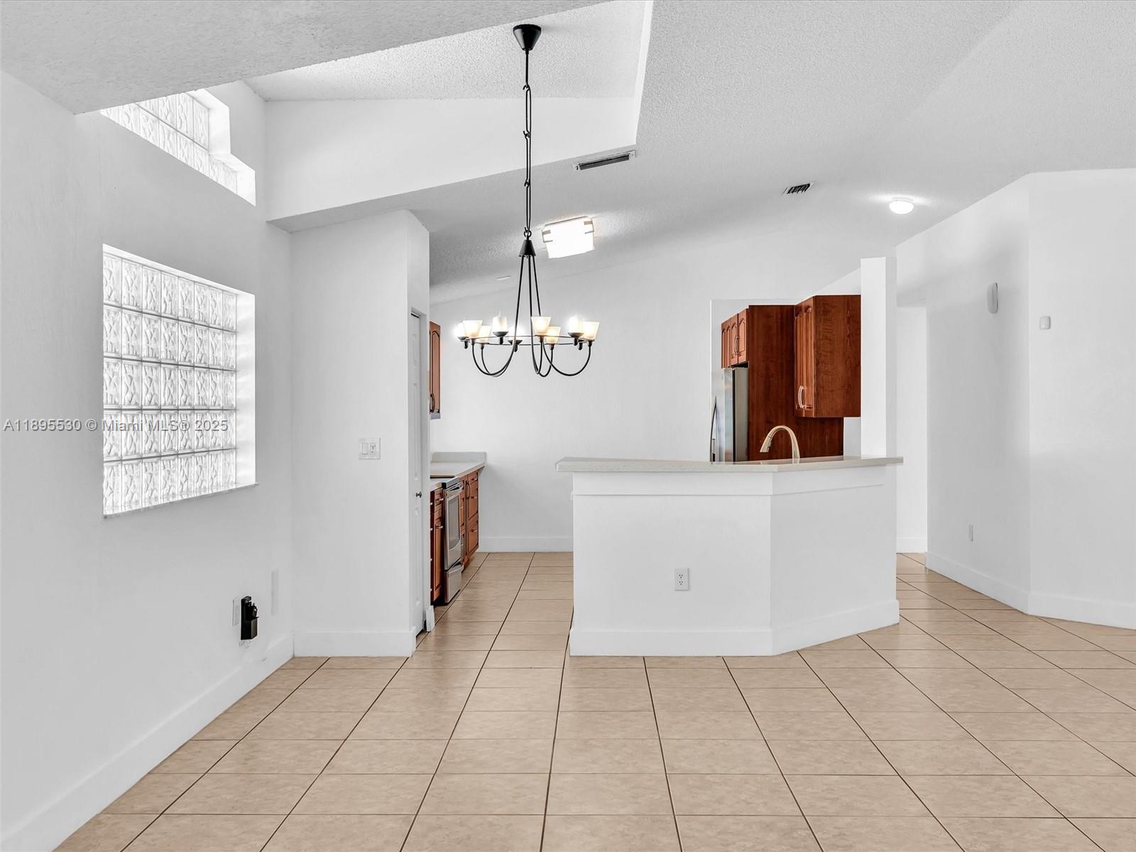 SAPPHIRE SHORES-SAPPHIRE - Residential