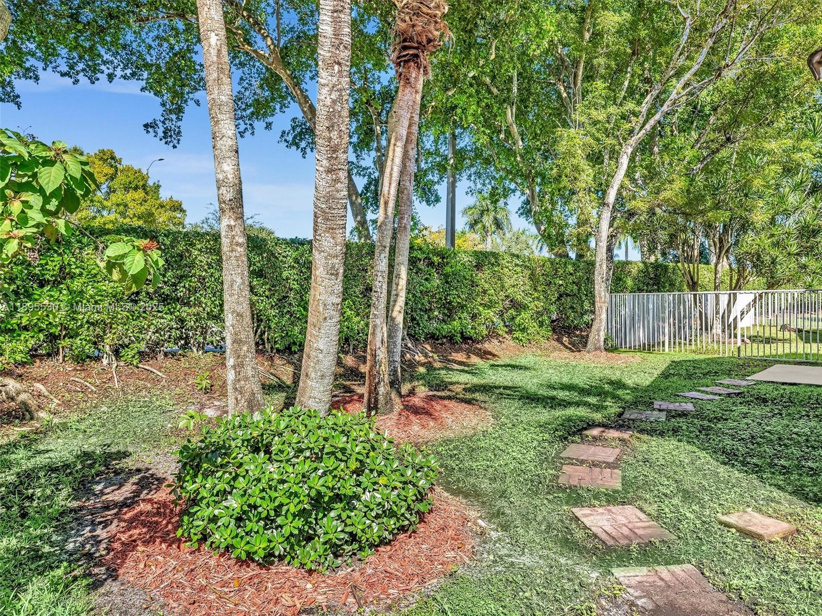 SAPPHIRE SHORES-SAPPHIRE - Residential