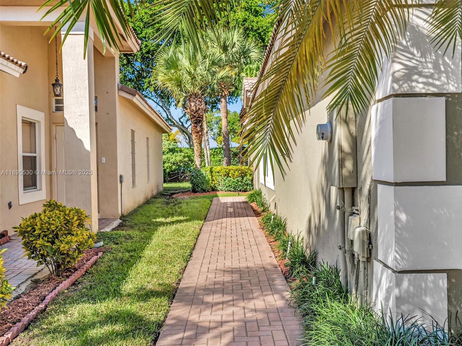 SAPPHIRE SHORES-SAPPHIRE - Residential