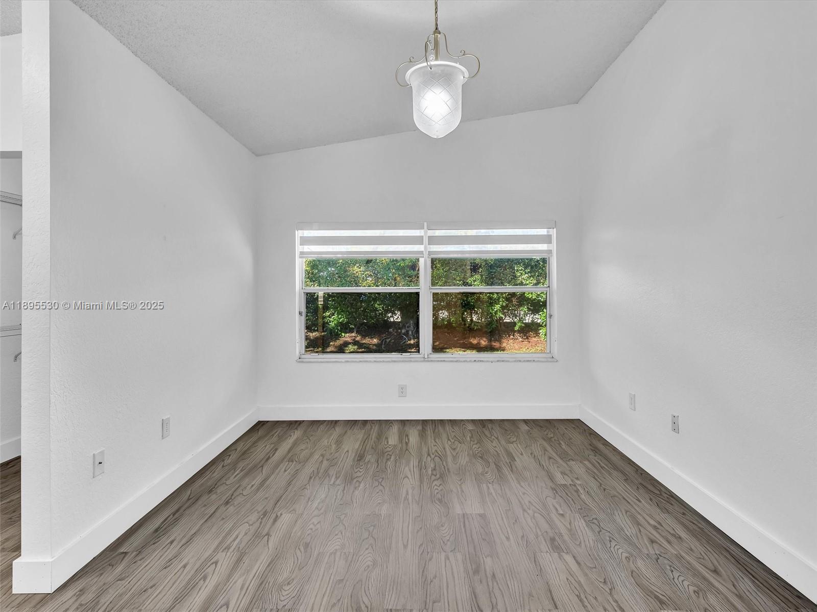 SAPPHIRE SHORES-SAPPHIRE - Residential