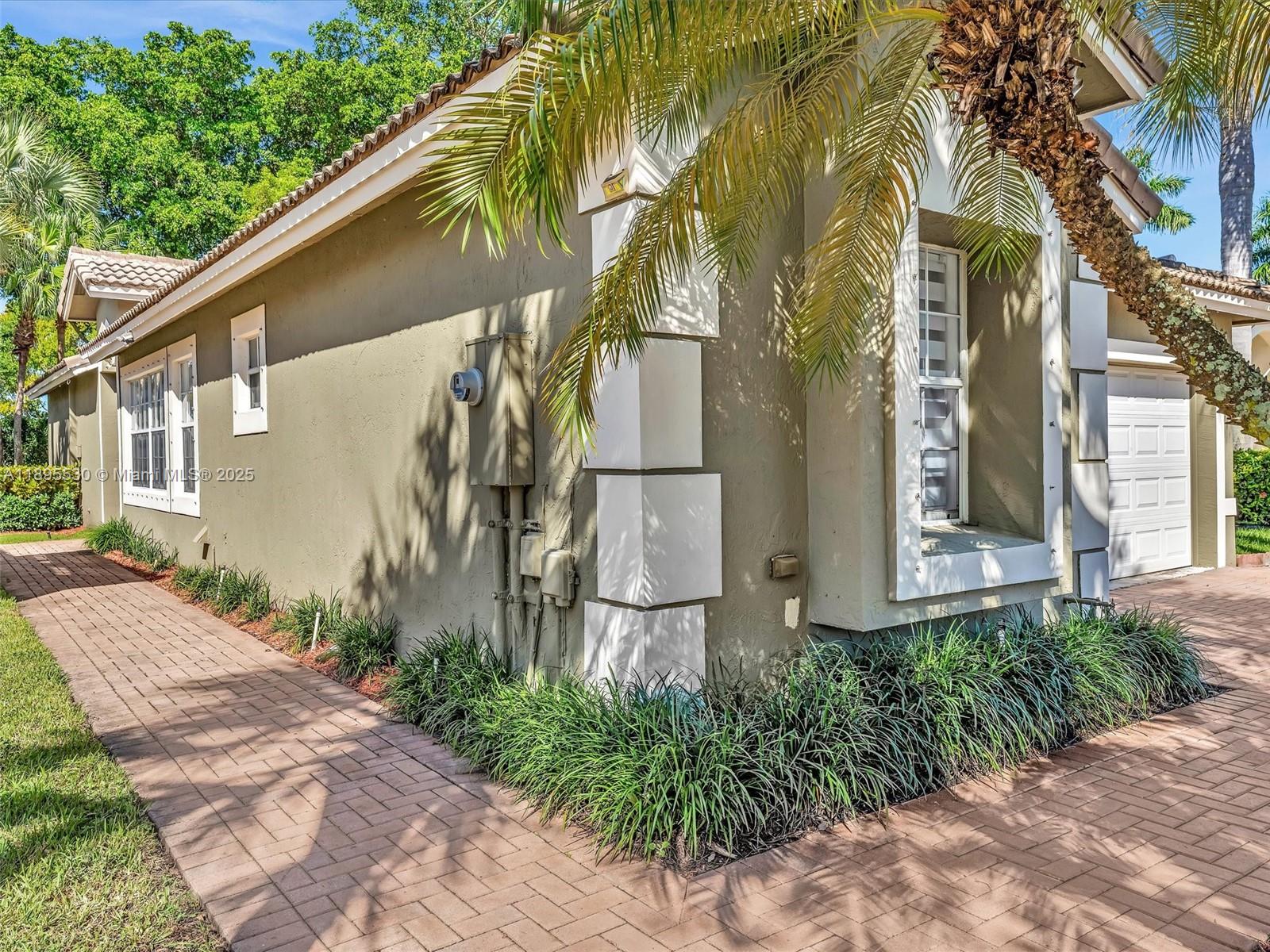 SAPPHIRE SHORES-SAPPHIRE - Residential