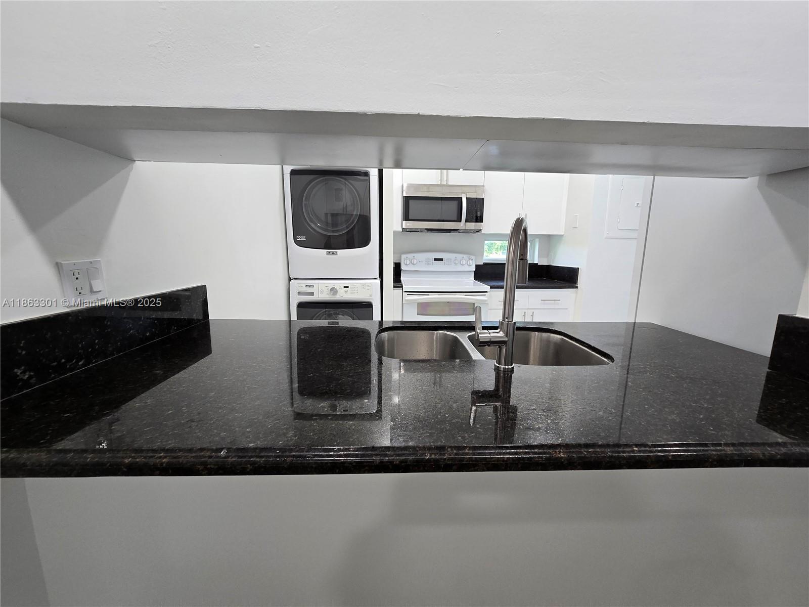 WINDMILL LAKES V CONDO - Residential Lease