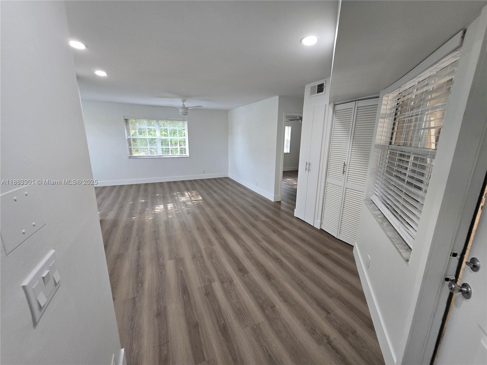 WINDMILL LAKES V CONDO - Residential Lease