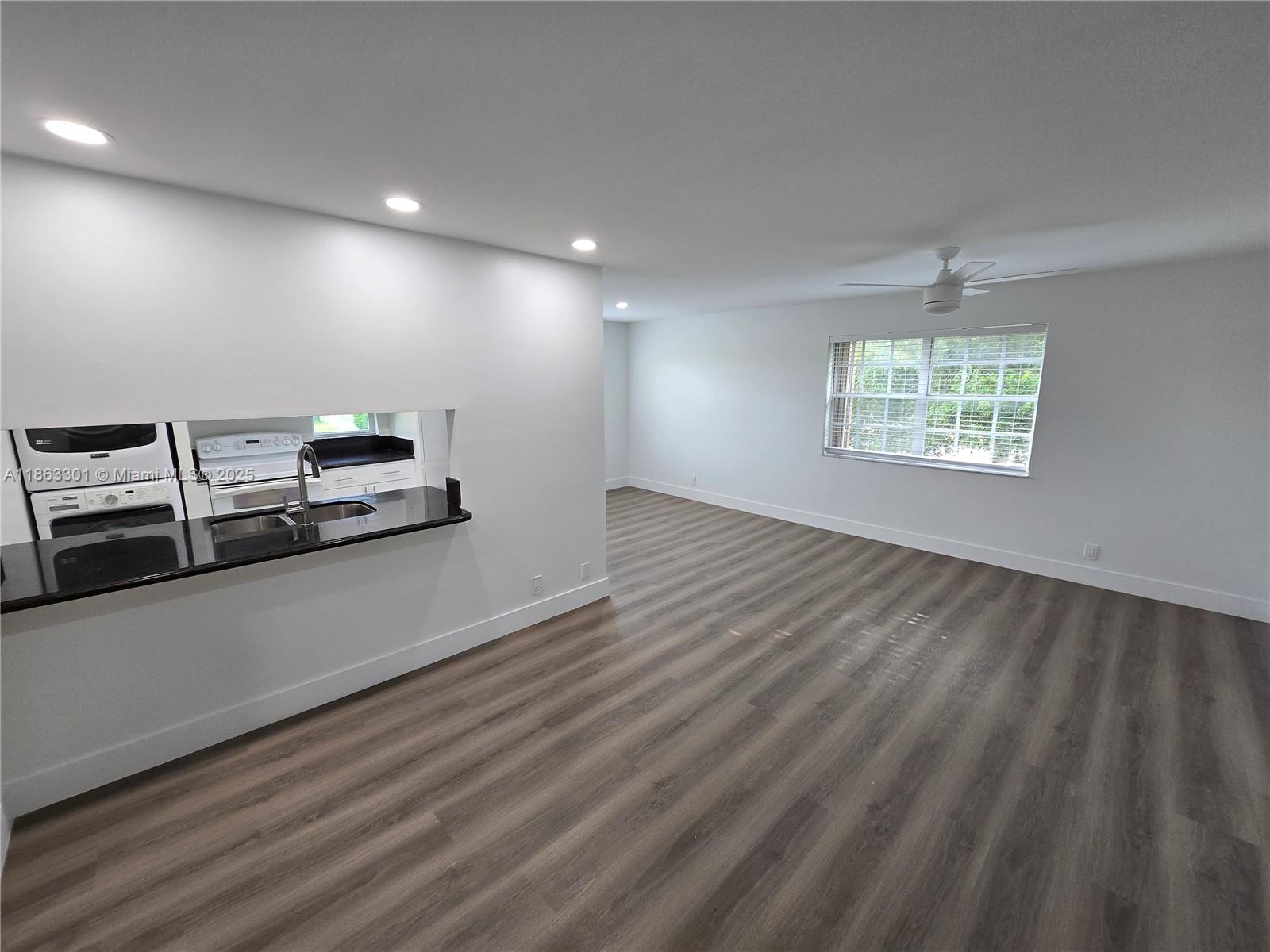 WINDMILL LAKES V CONDO - Residential Lease