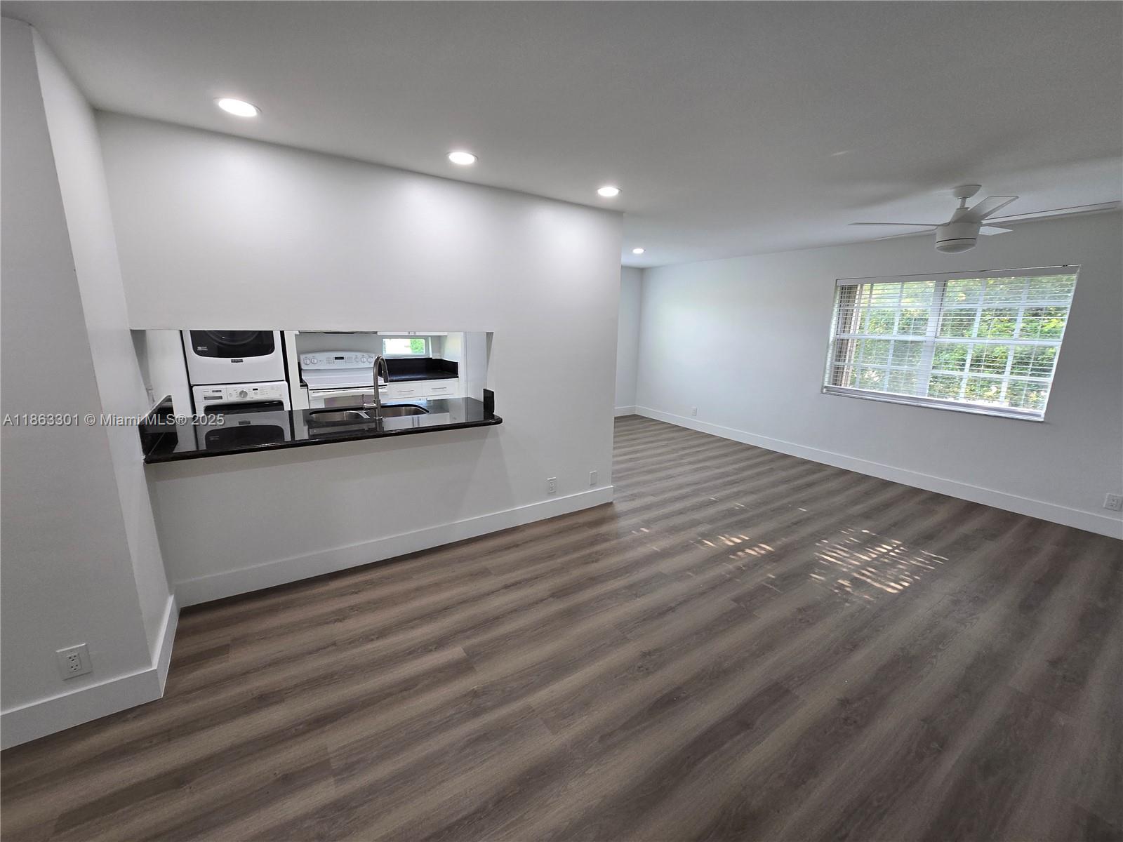 WINDMILL LAKES V CONDO - Residential Lease