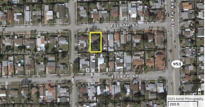 720 E 39th St, Hialeah, Miami-Dade County, Florida - 3 Bedrooms  
1 Bathrooms - 