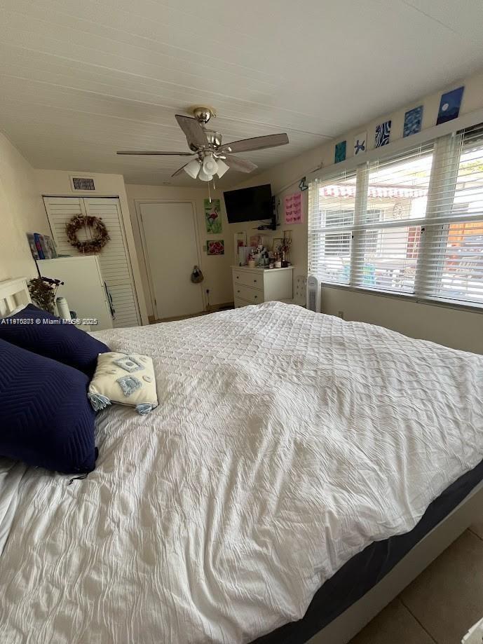 HOLLYWOOD LAKES SECTION - Residential