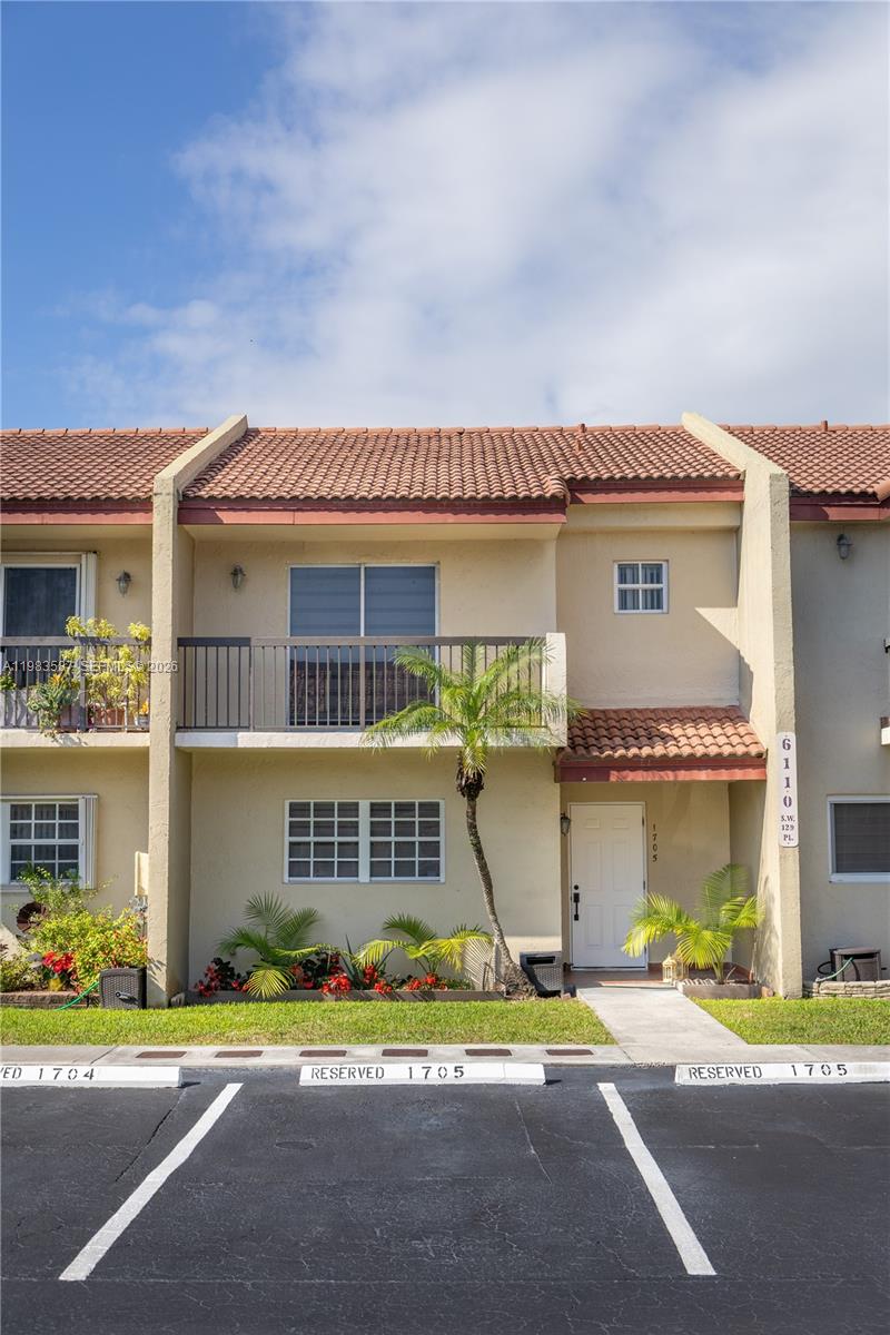 TERRA LAKE VILLAS CONDO - Residential