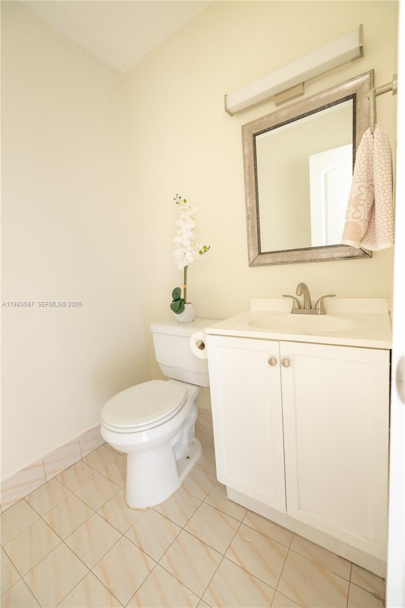 TERRA LAKE VILLAS CONDO - Residential