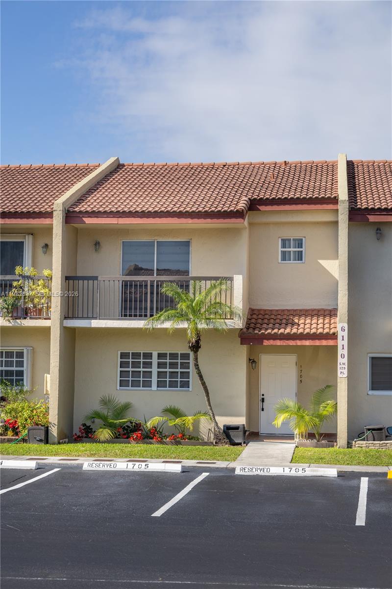 TERRA LAKE VILLAS CONDO - Residential