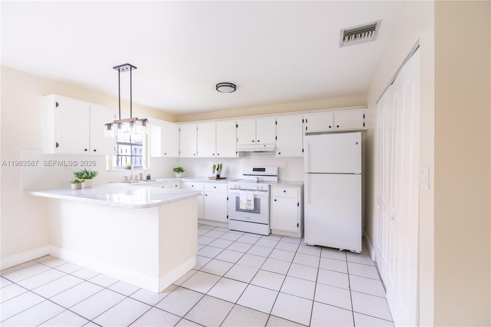 TERRA LAKE VILLAS CONDO - Residential