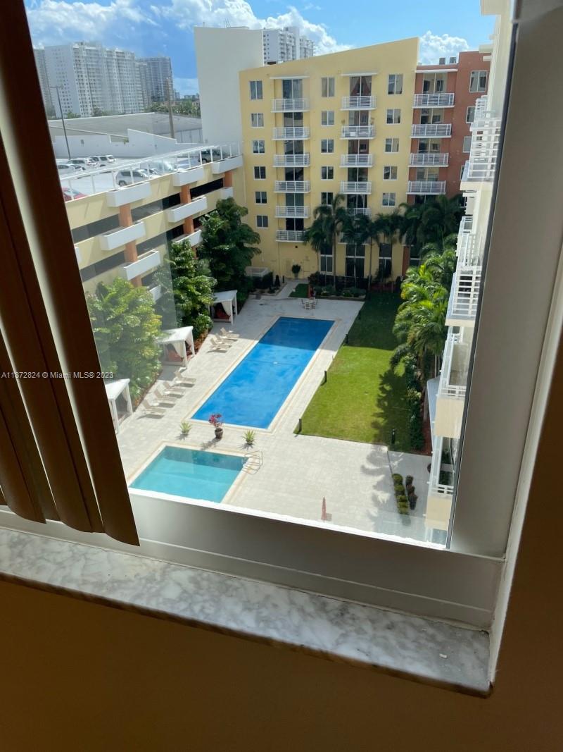 VENTURE AT AVENTURA WEST - Residential Lease