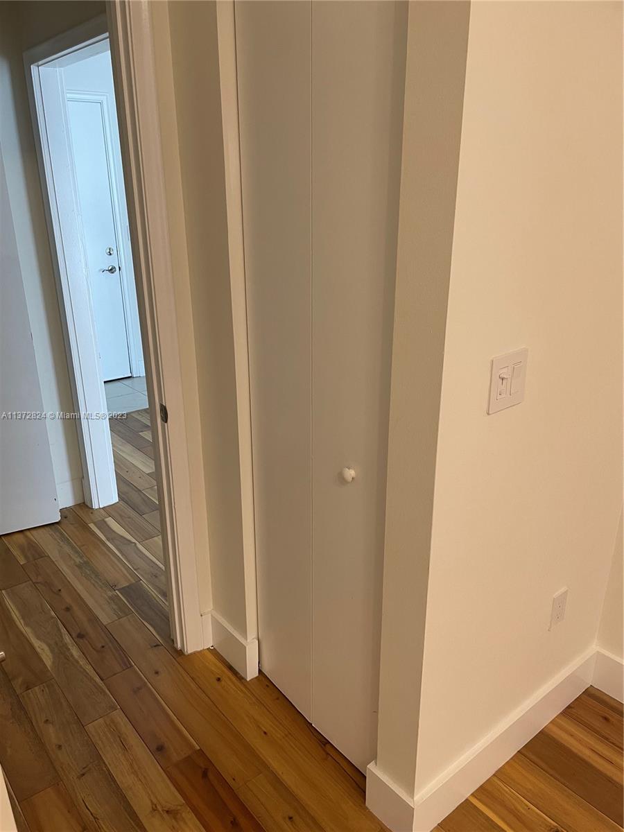 VENTURE AT AVENTURA WEST - Residential Lease