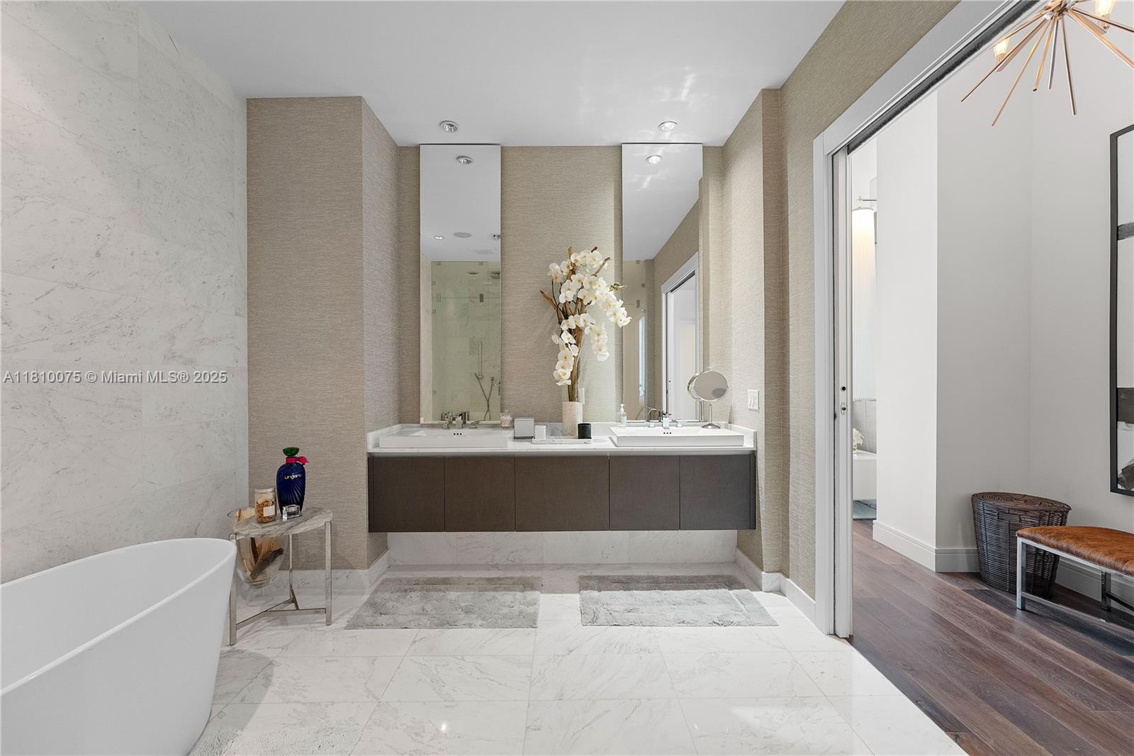 ECHO CONDO - Residential