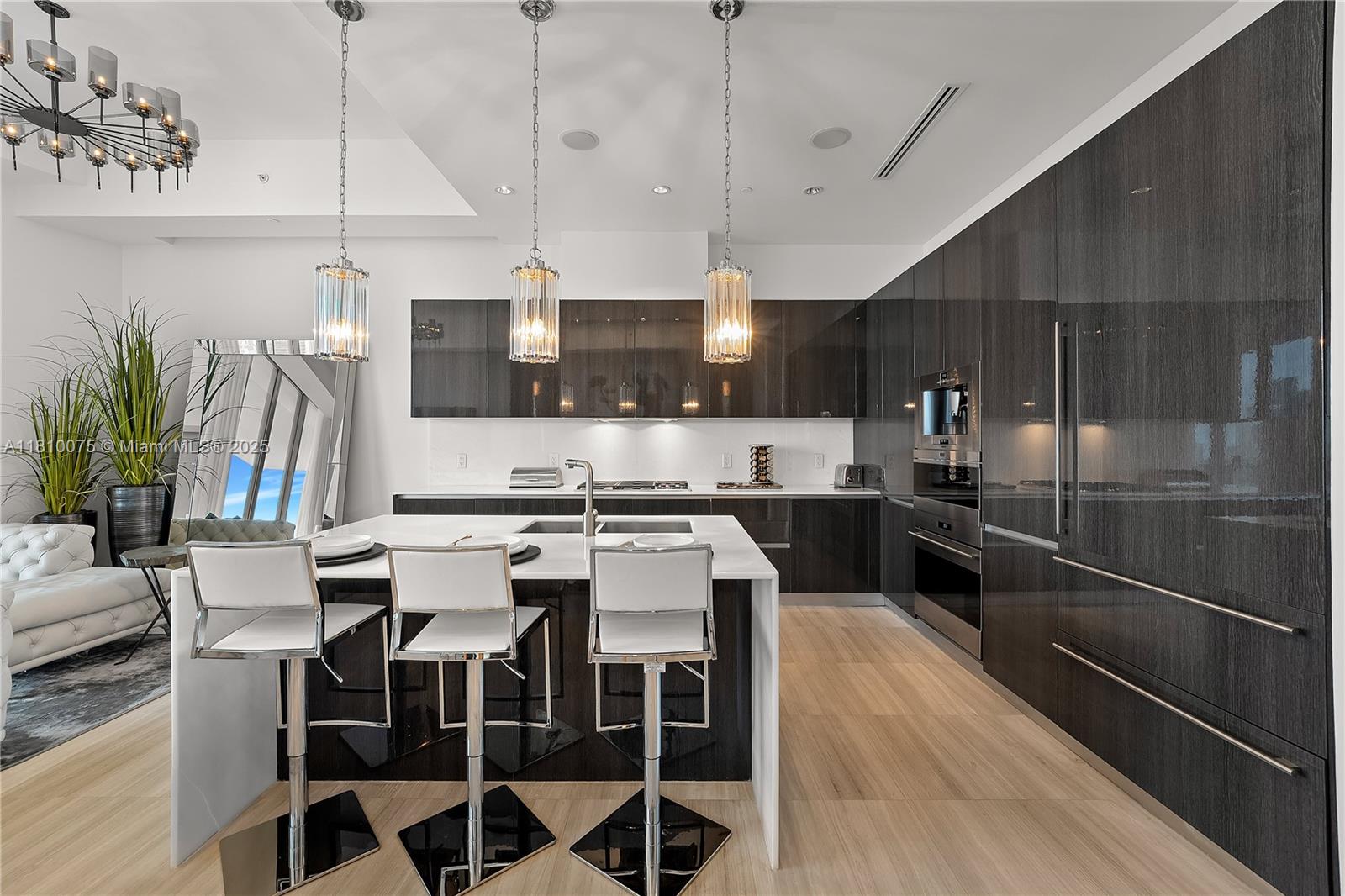 ECHO CONDO - Residential