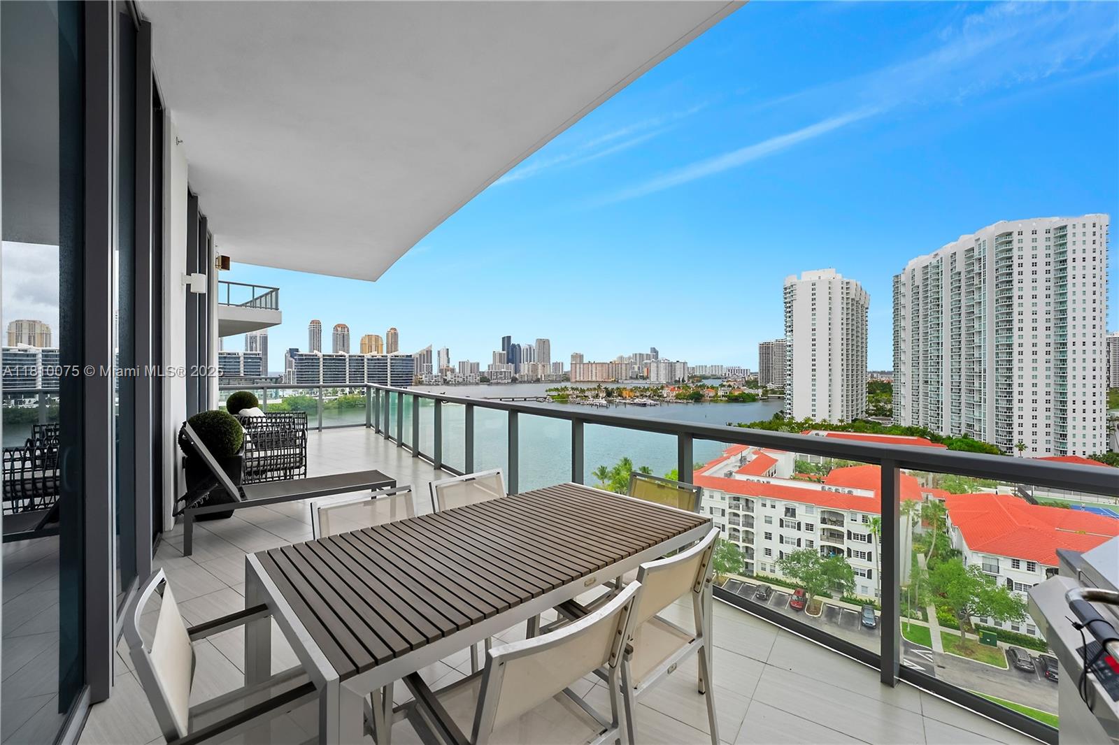 ECHO CONDO - Residential
