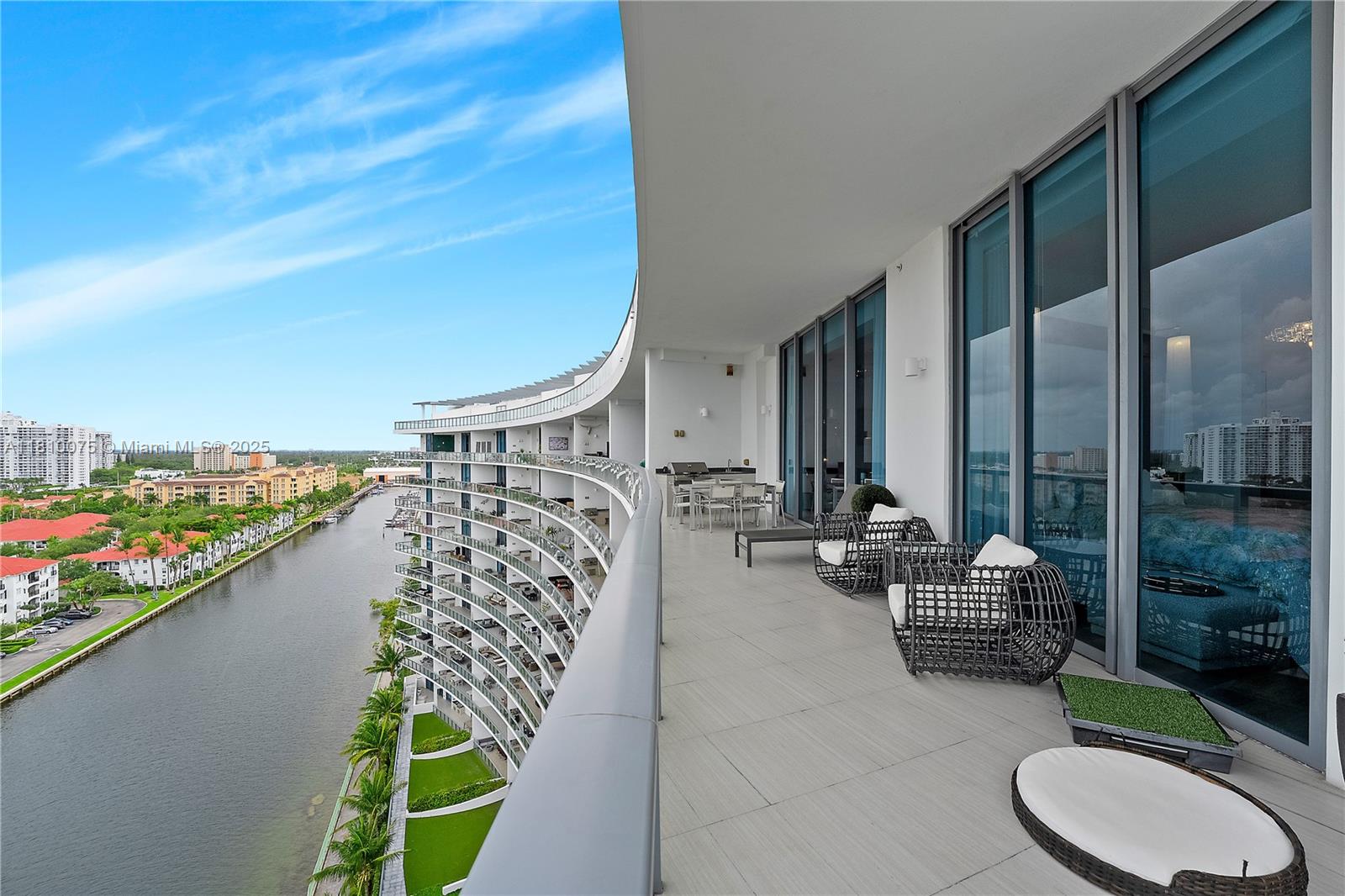 ECHO CONDO - Residential