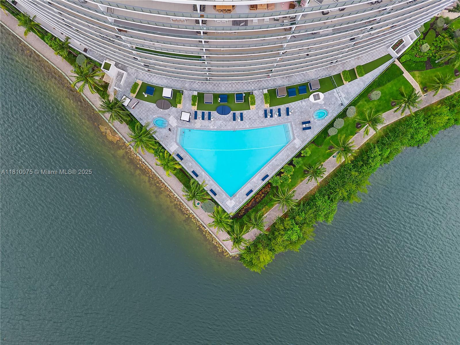 ECHO CONDO - Residential