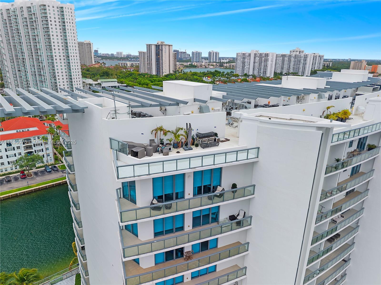 ECHO CONDO - Residential