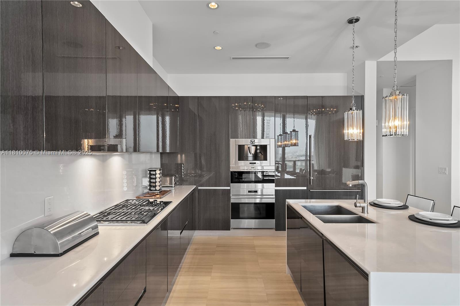 ECHO CONDO - Residential
