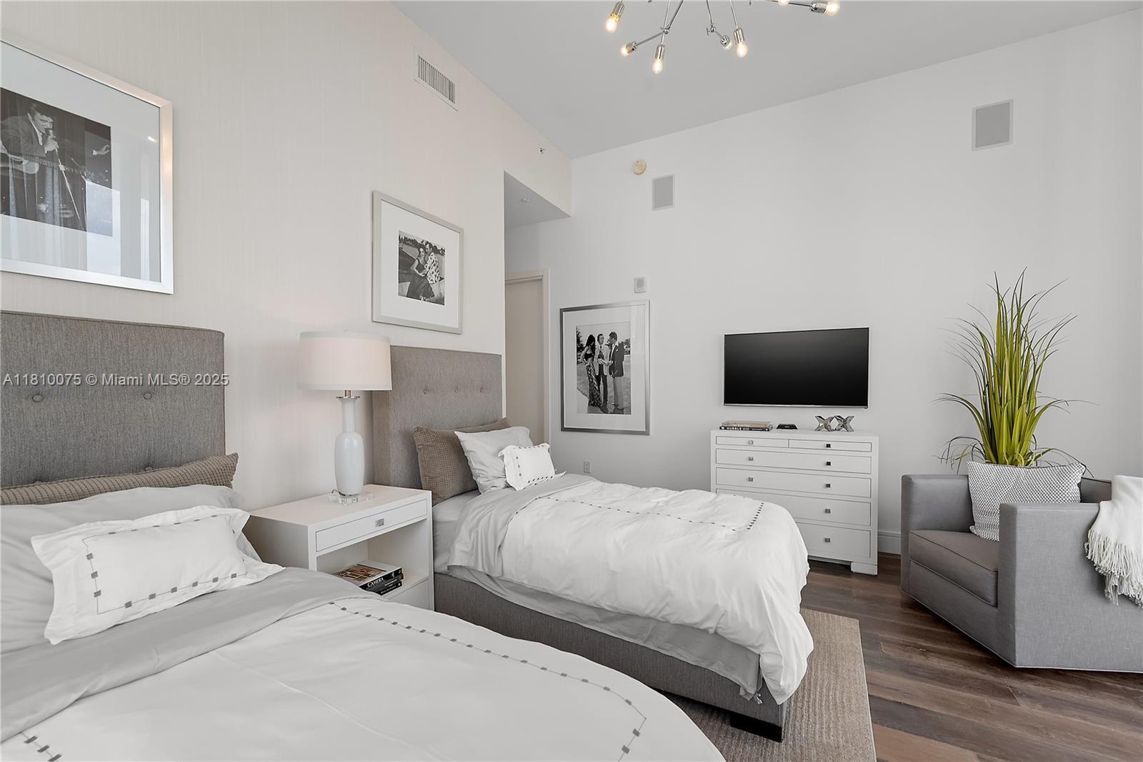 ECHO CONDO - Residential